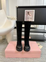 牛皮 牛京 Miu miu 24双耳厚底套筒直筒长靴 冬日氛围感十足 不怕冻脚啦！今年最值得入手的靴子 没有之一！超多网红明星上脚 miumiu今年秋冬确实泰酷