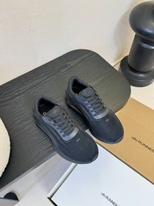 alo 25Ss夏季新款 厚底 休闲 运动跑步 Alo比耐克更懂女生 上脚超级百搭 超级舒适 厚底款但是上脚一点都不沉重 厚底舒适非常轻便 套上袜套搭配更好看