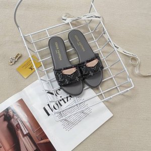 橙子出厂价p louis Vuitton 路易威登 春夏新款 Lv牛仔布平底拖鞋 休闲凉拖 码数 35-42