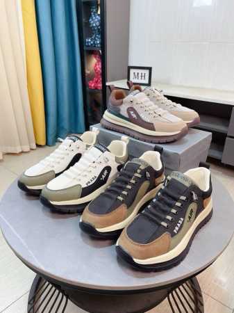 出厂价p 普拉达prada 米兰展新品男鞋出炉了，官网新款：1制作原版，续写魅力传承，创新与致敬年轻时尚的你必须拥有活动垫脚无臭脚；进口油蜡皮鞋面耐磨橡胶底；适 - 点击图像关闭