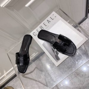 鳄鱼纹系列 全新改版 HermèS 包装升级，版型做工材料升级 Hermes市场最高版本纯手工鞋 顶级产品爱马仕H拖 平底拖鞋 经典之最，真正的手工鞋，连针线走