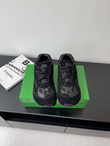 男款10Bottega Veneta 爆款 Bv Orbit 情侣款休闲老爹鞋 超轻便超舒适的复古风运动鞋 女明星们都在穿的时髦单品 采用进口科技材料搭配网面