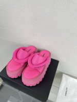 松糕沙夹趾拖鞋 Dym*Nlatry 国潮 设计师品牌 拖鞋玫红色 国潮时尚不可阻挡 D N这款 厚底松糕 堪称经典 这个品牌的鞋子不用多说 懂的自懂 非常优秀