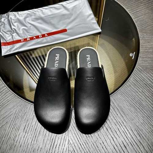 prada 这款时尚休闲的穆勒鞋巧妙融合精致质感 饰有标志性涂珐琅三角形金属徽标 皮革衬里 鞋面饰有prada Milano字母徽标 轻质橡胶鞋底 10毫米 绳