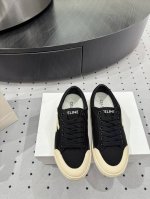 上新 ★面料 帆布 内里 帆布 鞋底 橡胶底 优雅风格 创造不一样的感觉 跟高2 Cm 专柜包装 简约气质款式！ Show Bdetails ⊿：Size. ｜