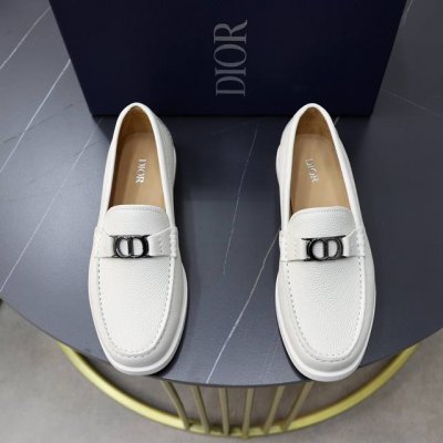 出厂价Pp： 品牌：迪奥Dior 标准码：男码38 44 45可以定做 等级：官网同款 材料：原版牛皮拼接 牛皮内里 原版Tpu耐磨柔软大底 款式类别：休闲运动