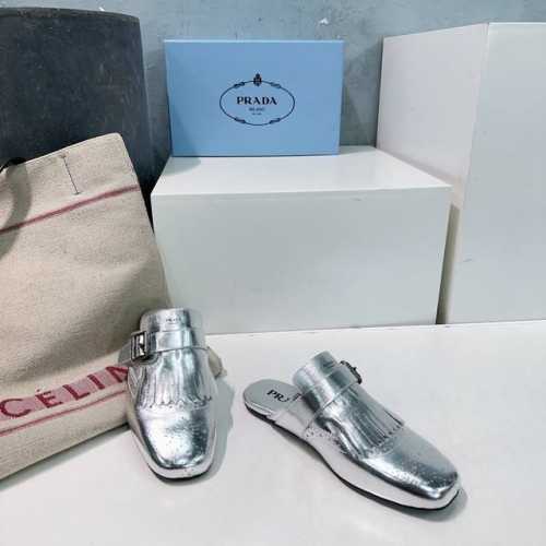 高品质出厂半拖 ！Prada 普拉达 25春夏走秀新款布洛克雕花流苏复古乐福鞋单鞋拖鞋系列这款鞋履着意呈现经典与复古格调，兼具阳刚气质与柔美风情，形成二元对比，