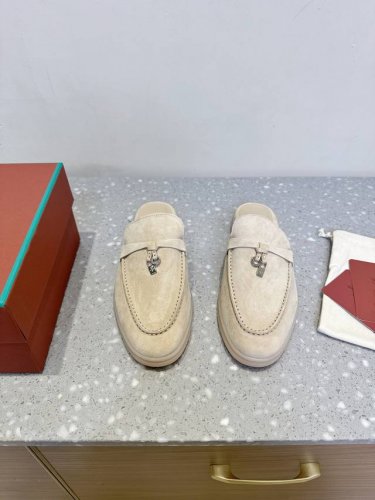 现货 Loro piana 25Ss春夏新款 英伦 穆勒 半拖 原来这就是传说走两万步都不会累脚的夹脚凉鞋把颜值和脚感都拿捏住了 上脚一走就会被彻底沦陷 极简的