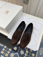 the Row法式复古圆头极简百搭平底乐福鞋这款真的是史上我穿过最最舒服的款式太柔软啦！磨脚星人一定要收了它 有一丢高级又简约的感觉其实除了好看以外它的舒适度真