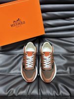 工厂p价 Hermes 爱马仕 Hugo厚底运动鞋休闲男鞋 这款运动鞋采用进口头层牛皮拼接透气网面设计 对比色设计打造动感的现代造型 鞋头前端自然色橡胶嵌饰 款