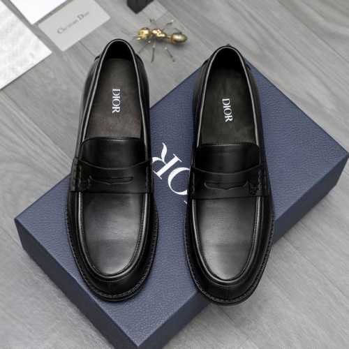 商品商标：Dior 迪奥 ] 商务正装套脚皮鞋 正码码数: 39-44 45定做不退换 商品材料：精选优质牛皮鞋面 牛皮内里 原版大底