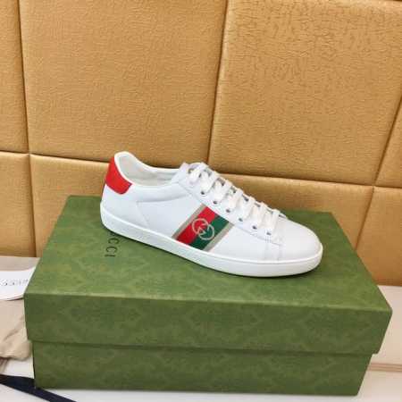 橙子出厂价p gucci 古驰 经典爆款 小蜜蜂小白鞋 百搭休闲鞋板鞋 情侣款 码数 34-45 - 点击图像关闭