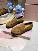出厂价Pp： P360 Miumiu 缪缪 * 24 新款厚底钱币乐福鞋 今年Miu简直是火爆了 区别于经典款！增加了跟高！粗跟6Cm超级好走！拉腿型拉身高！专