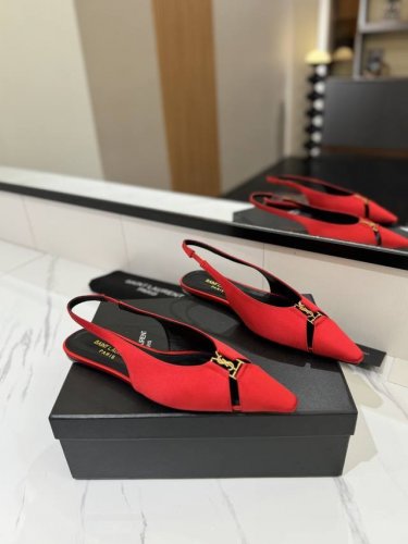 Saint Laurent Ss24 New Arrival春夏大热全新平底单鞋！经典Cassander复古Logo搭配野性自由高雅性感并存。 鞋面：定制进口真