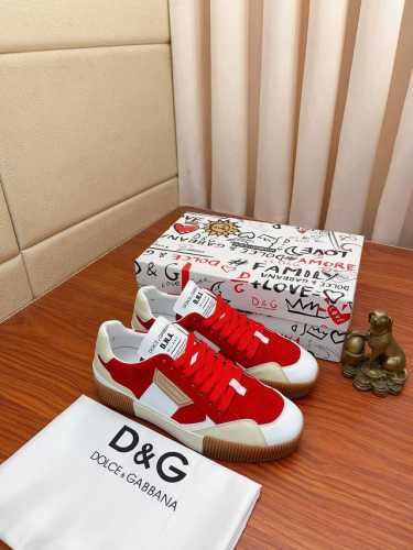 实价： Dolce＆Gabbana Dg 原版进口头层牛皮羊皮内里，上脚轻便、舒适 、百搭、原版特供大底深受潮流男士的青睐欢迎对比品质精致奢华，超a级别！版型对