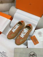上新Herme* H家新款爱马*Jet运动鞋 ZP购入，顶级原单品质，市面最高版本，出厂价批 原版开模大底。一分钱一分货，真材实料，无论是皮料、楦型、鞋底、工艺