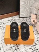 顶级品质 Louis Vuitton ss24 new arrival～ 路易威登.2024秋冬新款羊毛半拖 这款半拖毛毛鞋超好看，超轻便，超好穿， 居家户外都