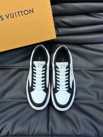 OUIS UITTO* 男士经典休闲运动鞋，本款 Beverly Hills 运动鞋为柔软牛皮革描摹经典 Monogram 印花，塑造优雅鞋面。橡胶外底厚实而不 - 点击图像关闭