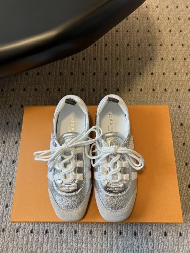 代购级 全套带飞机盒 louis Vuitton路易威登驴牌春Sneakerina系列 芭蕾运动鞋 德训鞋 平底鞋 原版三对购入开发完美复刻Sneakerina