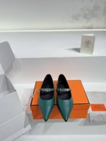 顶级版 Hermes 新款爱马仕kiara40尖头小猫跟kelly扣单鞋ZP购入做货，顶级原单品质！鞋面：进口头层小牛皮面料，垫脚混种羊皮，进口真皮外底。无论是