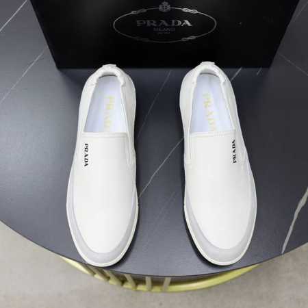 品牌：普拉达 尺码：38-44 45可定制 等级： 专柜经典款 材料： 原版牛皮鞋面 舒适透气羊皮内里 原版橡胶耐磨轻便柔软大底 款式类别：休闲板鞋 颜色：实物 - 点击图像关闭