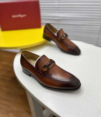 出厂价 原单菲拉格慕 Ferragamo 水洗牛里 原版正装皮鞋 专柜同步发售新款男鞋 此款采用纯手工制作 面料进口原版粒面牛皮水洗牛皮内里 原版大底帅气 高大