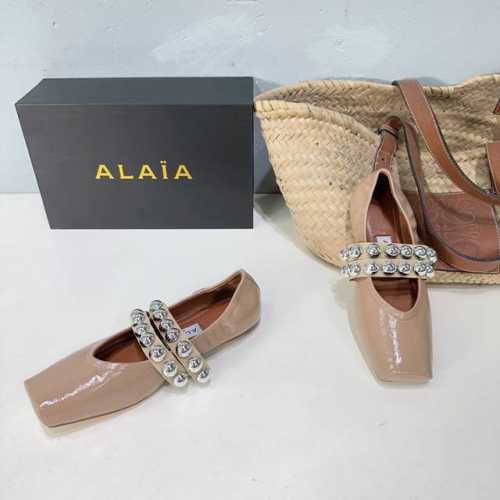 高品质出厂 ！小众潮牌ALAIA 春夏新款猪鼻子五金配饰扣带芭蕾舞鞋极简平底单鞋 独家新品 法式优雅 甜酷芭蕾风 浪漫又迷人 超级舒适百搭 鞋面ZP订制牛漆皮