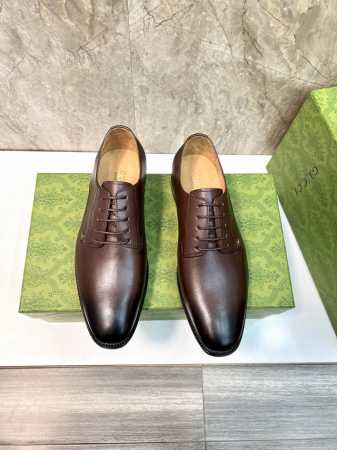 G家新品 Gucc* 古～ 男士链条g扣乐福鞋皮鞋 官方售价rmb, 采用进口牛皮打造制成 出色演绎品牌的代表性款式 内里本然小牛皮 意大利真皮大底后跟复合橡胶 - 点击图像关闭