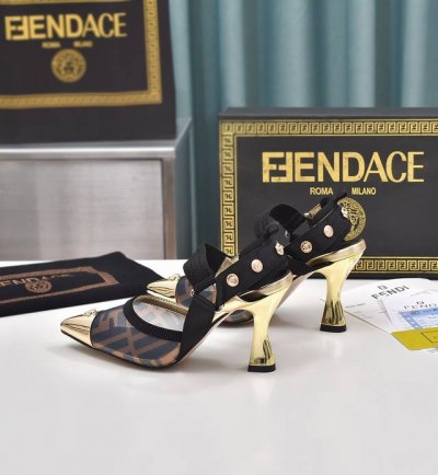 Fendi Versace联名Ff图案露跟高跟鞋 跟高8.5厘米，面料：多拼色，内里：羊皮，大底：橡胶 垫脚：羊皮，尺码：35--42