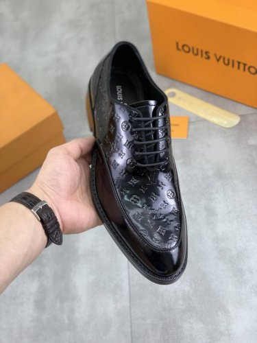 出厂价pp 实价 Louis Vuitton 水染牛里 原单 新款Lv路易威登 * 顶级版本 Lv经典皮鞋 选用进口原版小牛皮 原版真皮边条拼接耐磨高端橡胶大底