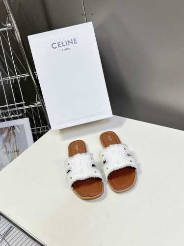 Celine思琳春夏最新款复古凯旋门时髦拖鞋夏天搭配袜子 简直绝绝子了复古的点上带上了满分时髦感颜值 绝原版购入开发 依旧最高输出还原原版定制水洗牛仔布材料 内