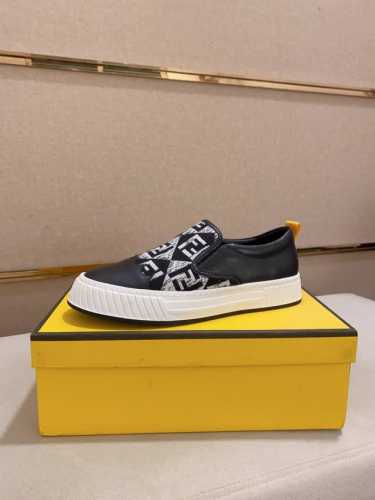工厂p价 Fendi 芬迪 男士最新款休闲鞋 专柜同步上市 原版一比一复刻 全进口官网一比一牛皮面料 内里采用头层顶级羊皮 原版原厂特供橡胶大底 引领时尚新概念