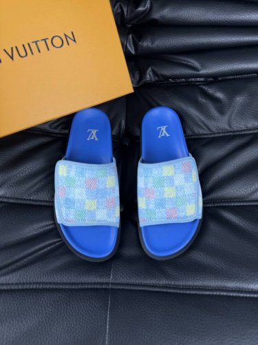 38-45 Louis V*高端精品 奢品拖鞋 1:1高端品质 休闲阳光宽松舒适型 最高版本高品质精品 经夏季必入哦