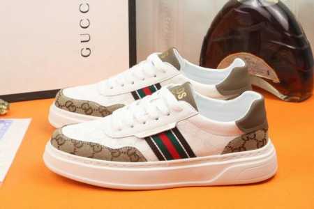 工厂价 高品质 Gucci 古奇新款上市著名奢侈品牌，专柜同步更新，意大利男鞋时尚杂志季刊封面主推款！鞋面采用意大利进口牛皮，舒适羊皮内里。原版轻质发泡大底，上 - 点击图像关闭