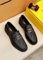 商品商标：Fendi 芬迪 休闲皮鞋 正码码数: 38-44 45订制 商品材料：精选 进口头层牛皮鞋面+奢华五金扣，进口牛内里。强烈立体视觉效果，橡胶大底 颜