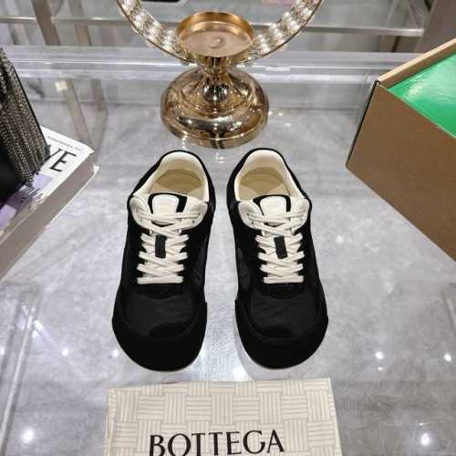 出厂价p 男款10Bottega Veneta Bv葆蝶家 25Ss新款 阿甘鞋 德训运动鞋 sneaker科技尼龙和绒面打造 灵感来自复古球鞋 全新演绎经典运