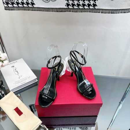 王炸款 顶级版本 Valentino.2024s 夏季新款华伦天奴ABS烤漆花朵点缀高跟凉鞋系列 上图必炸 专柜最新系列 最高版本 细节完美 非常亮眼的走秀系列 - 点击图像关闭
