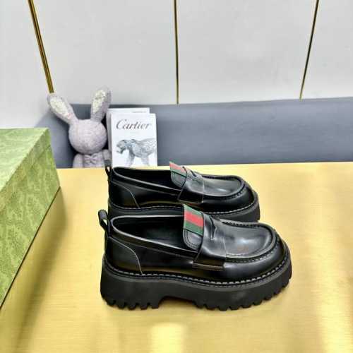 出厂价 2024最新版古琦GUCCI百搭绑带马丁靴，方便穿脱‘品牌织带拼色搭配 跟高：5cm 面料：牛皮 开边珠 内里 垫脚：羊皮里。 大底是发泡大底材质 颜色