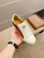 古奇官方新款休闲鞋～四季潮鞋 专柜品质，1:1优质做工，鞋面:进口牛皮 假一赔十 搭配金色Gd，全真羊里，时尚懒人商务风设计，休闲乐福款，跑步鞋青年人最适合不过