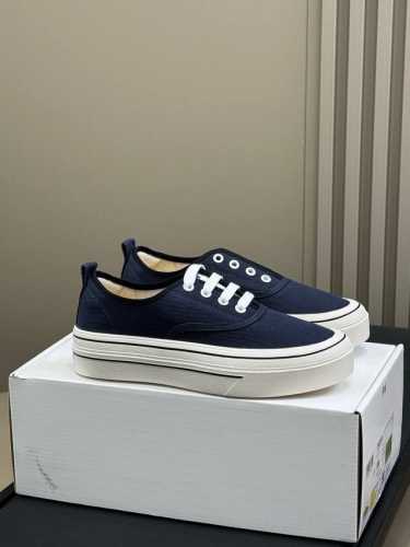 出厂 小香25春夏第一季板鞋 经典款，好看好穿！ Size 35-40 40定制不退换