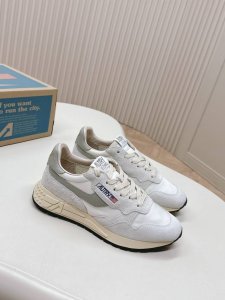 autry休闲运动鞋小白鞋跑鞋 超级复古百搭好看韩国风欧美风日常搭配都可现在博士们的Ck是这双Autry也是众多明星博士们种草的休闲最佳运动鞋之一赶快Get、最