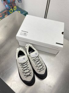 情侣款 新品Mm6 Xsalomon发售中 厂价 男款10 Maison Margiela与Salomon再度携手穿搭灵感双手奉上~ X-Alp 联名运动鞋 百