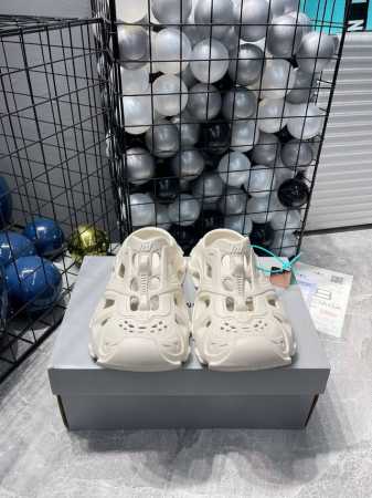 出厂 法国高端奢侈品牌-巴黎世家洞洞鞋半拖Balenciaga Mold Closed Rubber Sandals Yellow 克罗斯系列百搭潮流沙滩涉水休 - 点击图像关闭