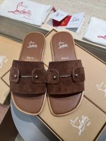 今年重磅推出 Cistianlouboutin 标识设计 最新走秀款 简称 今年T台走秀款 无论各种配件 材质 格位 都是原版定制，与原版零距离 牛皮+独特标识