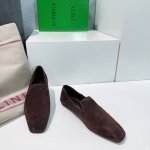 高品质出厂 ！顶级品质Bottega Veneta葆蝶家2025春夏新品平底简易两穿乐福鞋单鞋！BV新款两穿抢手大爆款，ins&小红书巨多网红明星上身！上脚超性
