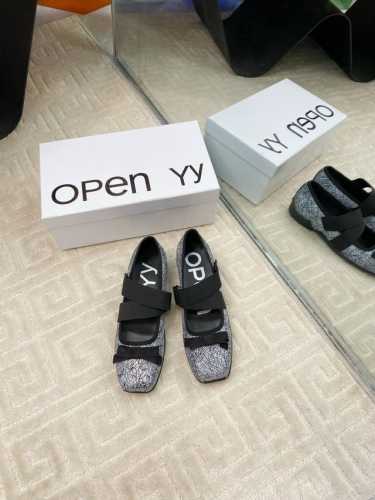 出厂 韩国小众品牌Open Yy春夏走秀款芭蕾舞鞋 第一眼看到这个鞋子就爱上了，带点复古味随意搭配都好看！各大网红博主都在穿它，整个鞋子非常柔软，好穿不磨脚鞋面