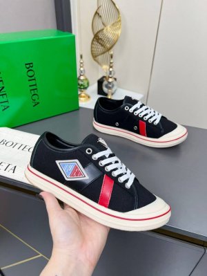 bottega Veneta 葆蝶家Bv最新款Eliot系列 复古 篮球鞋 休闲 运动 帆布鞋 上市即封神低邦 以复古篮球运动鞋为灵感，色彩组合彰显青春活力，完