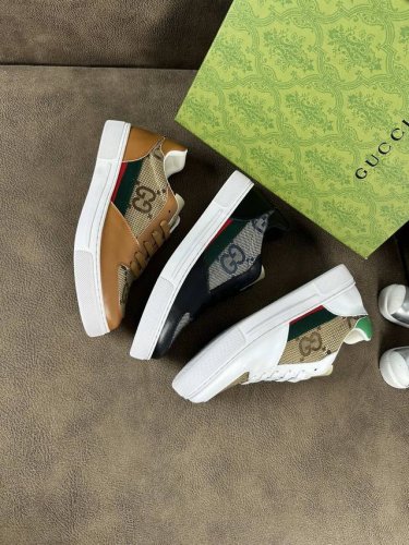 工厂p价 Gucci 古奇系列最 2025新款精心打造 引爆全场 不断创新的国际品牌 此款男士四季运动休闲鞋 原版版本 鞋面采用牛皮面料 皮垫脚真爆超轻防滑大底
