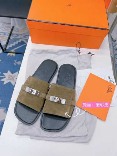 HERMES 23ss顶级原单品质男拖系列； 香港购入正版，调试了三个月才出货爱马仕H家Kelly扣男拖鞋别看简单，实在不好做，没有原版，根本就不可能做出完美的