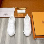 Hermes 爱马仕 -高端品质 原单 -鞋面：反绒牛皮、品牌高丝光帆布布匹、鞋舌空压品牌logo -内里：顶级牛皮 -大底：Tpu发泡 橡胶：双色成型大底 -